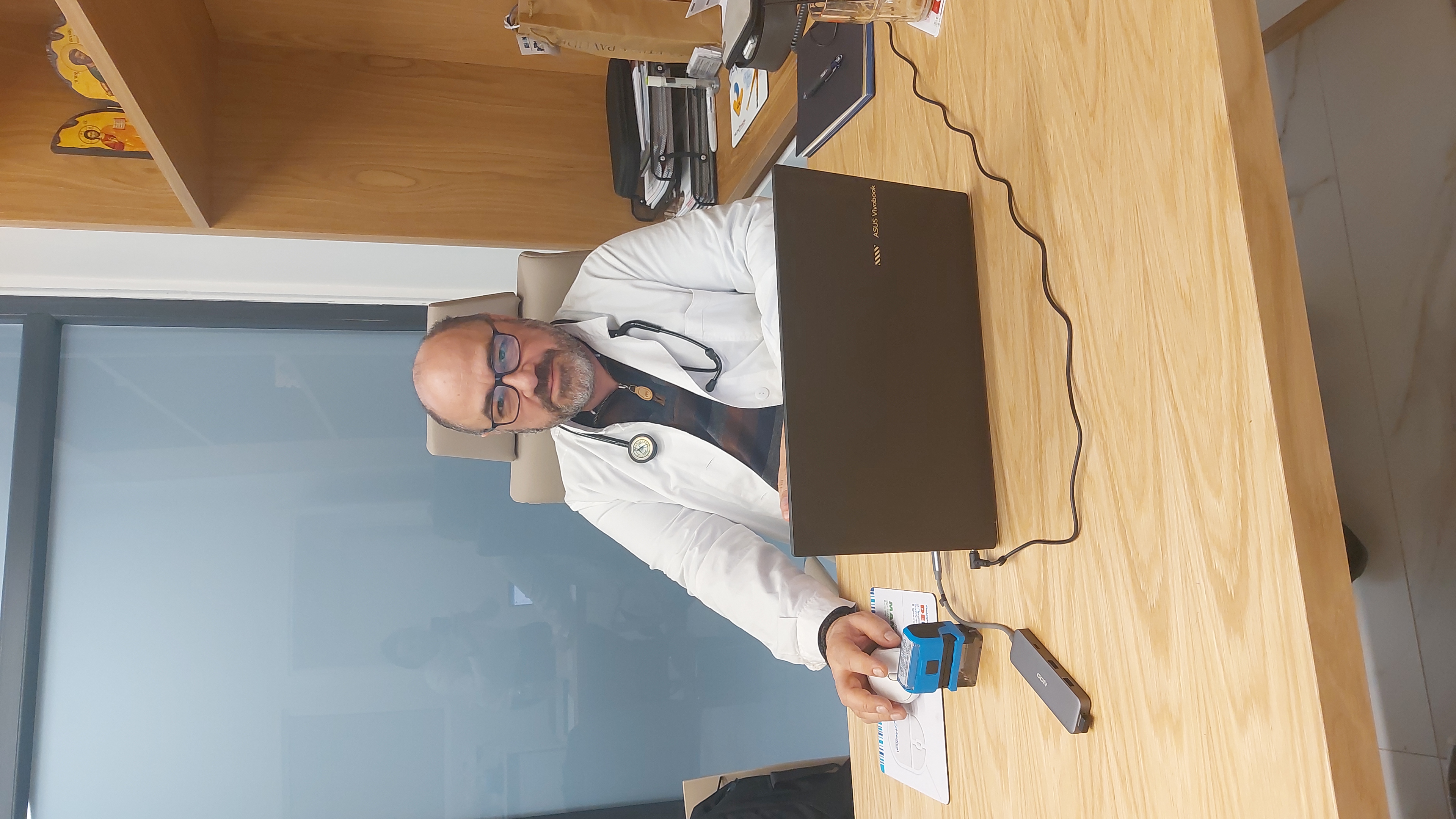 Δρ. Μπιβολάρης